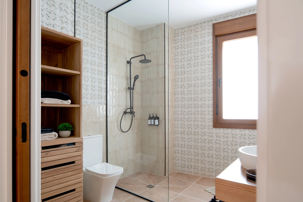 Casa El Pantano, proyecto de interiorismo y decoración en Zufre, Huelva, baño